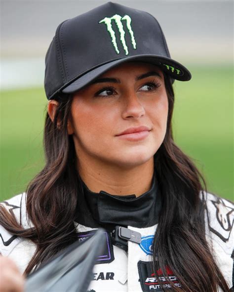 Hailie Deegan Biography, Age, Height, Family, Net。